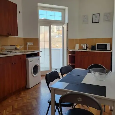 Oktogon Rooftop Terrace Apartment Budapest